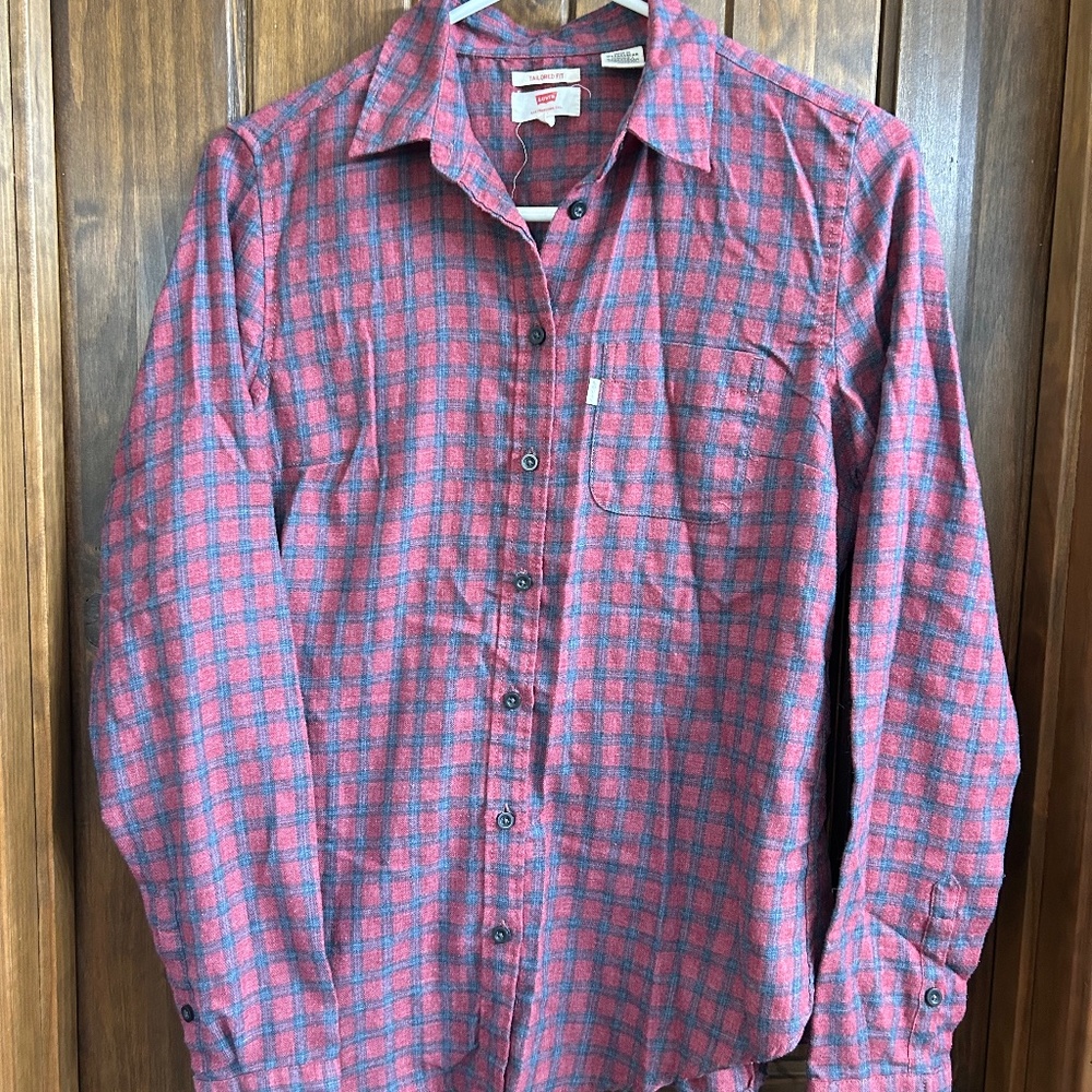 Women’s Levi flannel